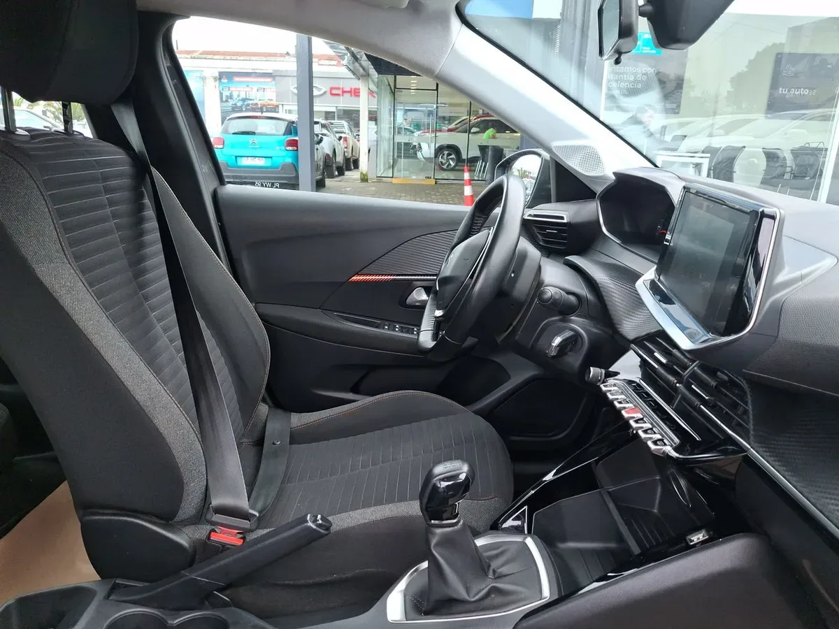 Peugeot 208 1.2 Active Pack Puretech 4x2 75 Mt 5p año 2021