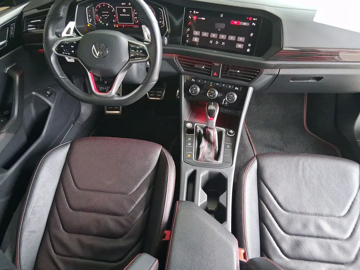 Volkswagen Jetta 2.0 Gli 4x2 At 4p año 2024