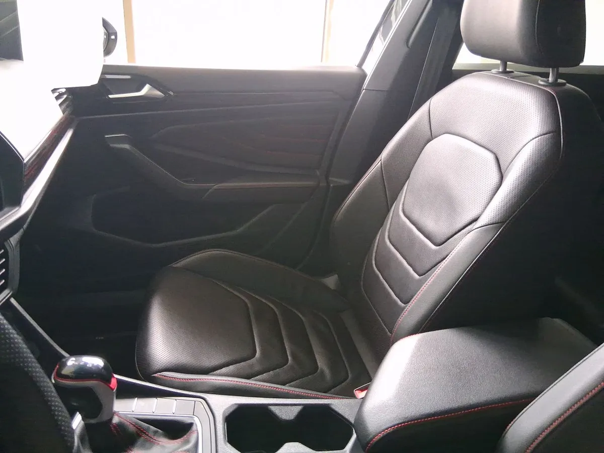 Volkswagen Jetta 2.0 Gli 4x2 At 4p año 2024