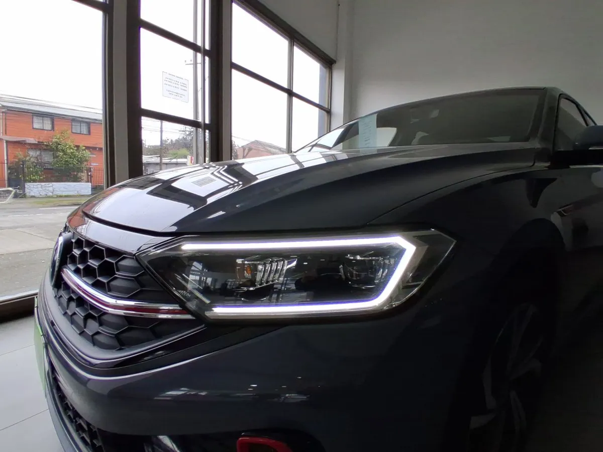 Volkswagen Jetta 2.0 Gli 4x2 At 4p año 2024