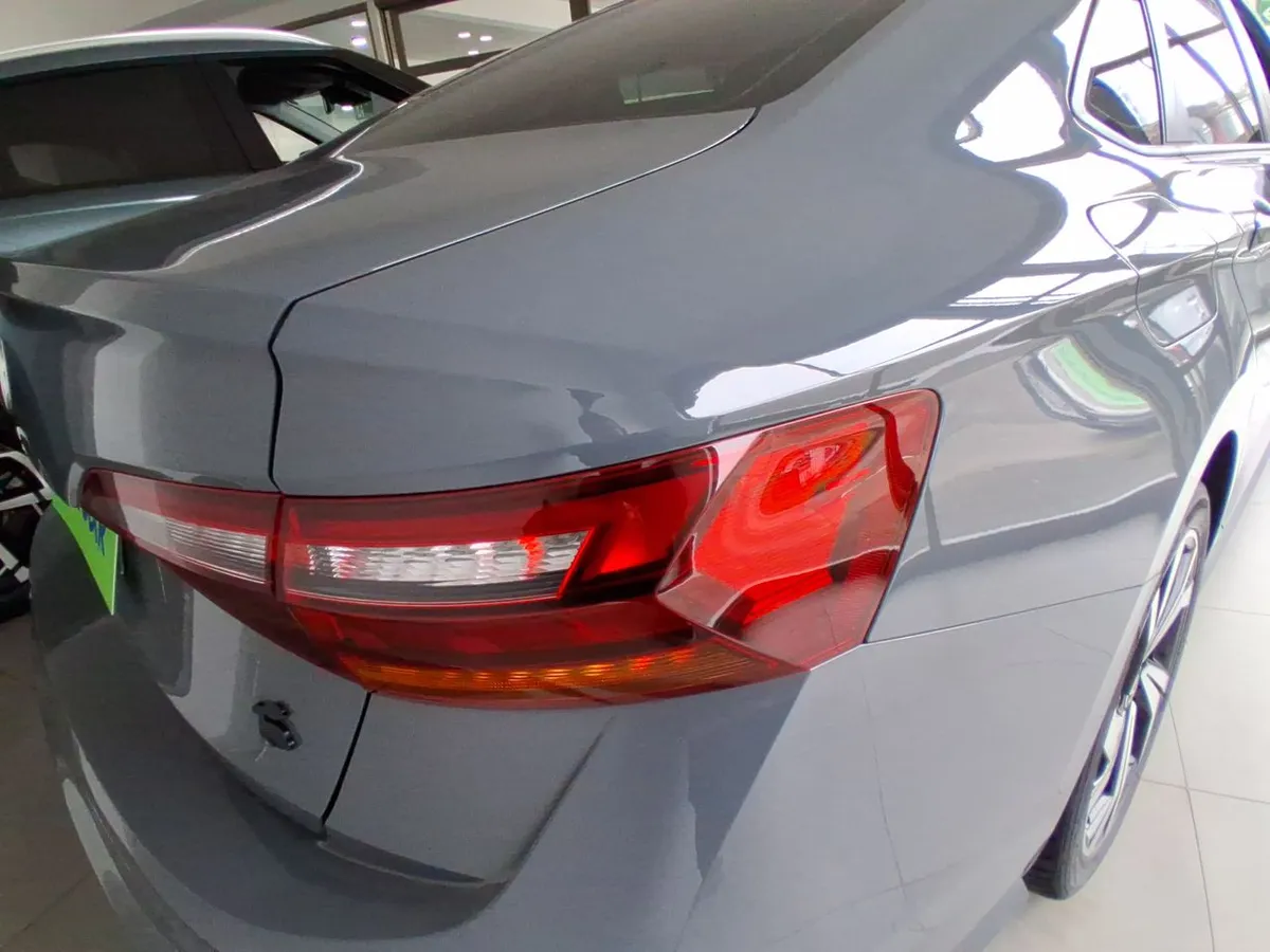 Volkswagen Jetta 2.0 Gli 4x2 At 4p año 2024