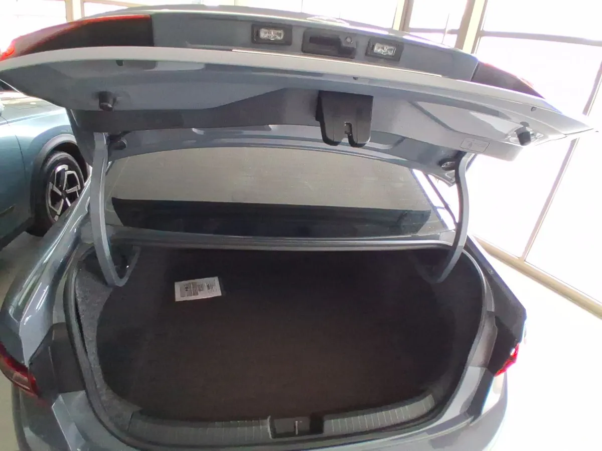 Volkswagen Jetta 2.0 Gli 4x2 At 4p año 2024