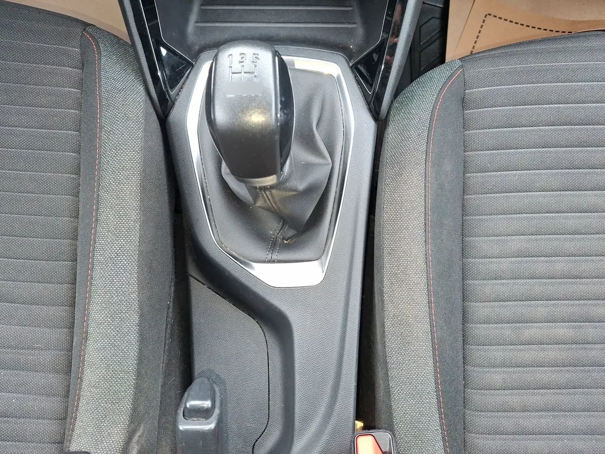Peugeot 208 1.2 Active Pack Puretech 4x2 75 Mt 5p año 2021