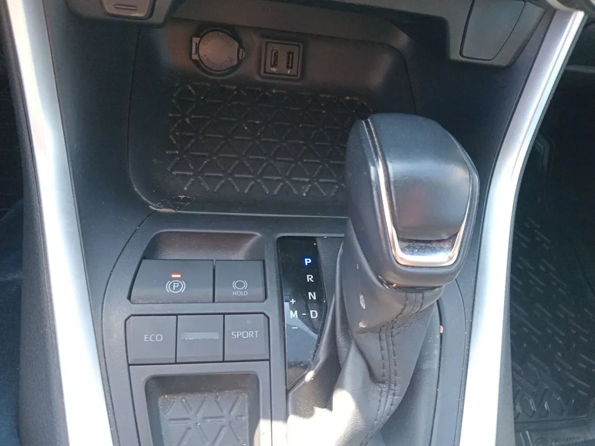 Toyota Rav 4 2.0 Le 4x2 Cvt At 5p año 2020