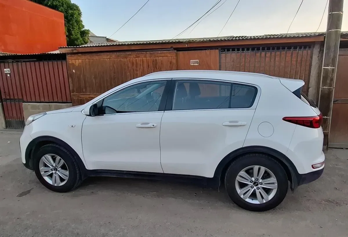 KIA MOTORS SPORTAGE Sportage Lx 2.0l Gsl 6mt 2wd año 2017