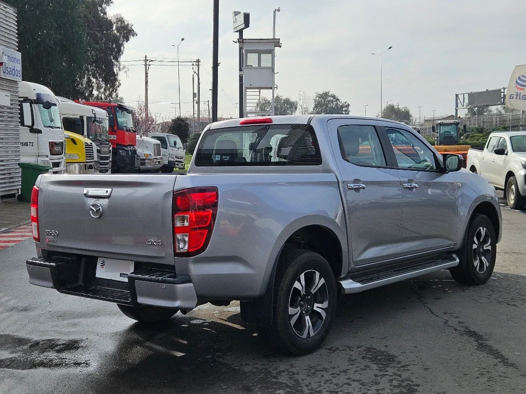Mazda Bt-50 High 4x4 6at año 2025