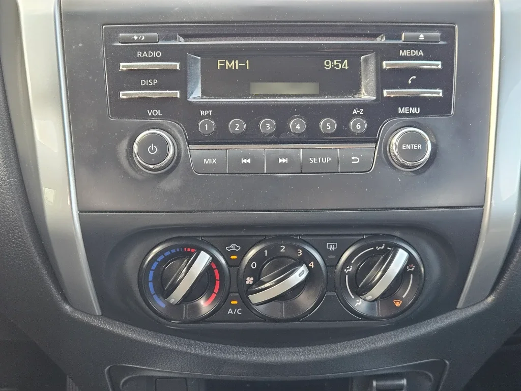 Nissan Navara Dc 4x2 2.3tdi Se año 2022