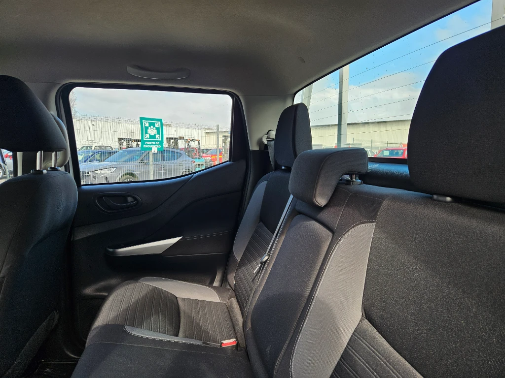 Nissan Navara Dc 4x2 2.3tdi Se año 2022