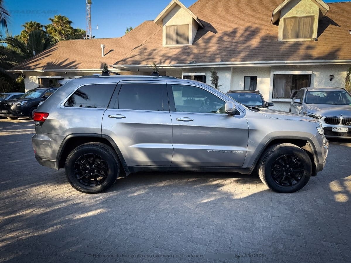 JEEP GRAND CHEROKEE 3.0 Td Laredo At 4x4 Diesel año 2016