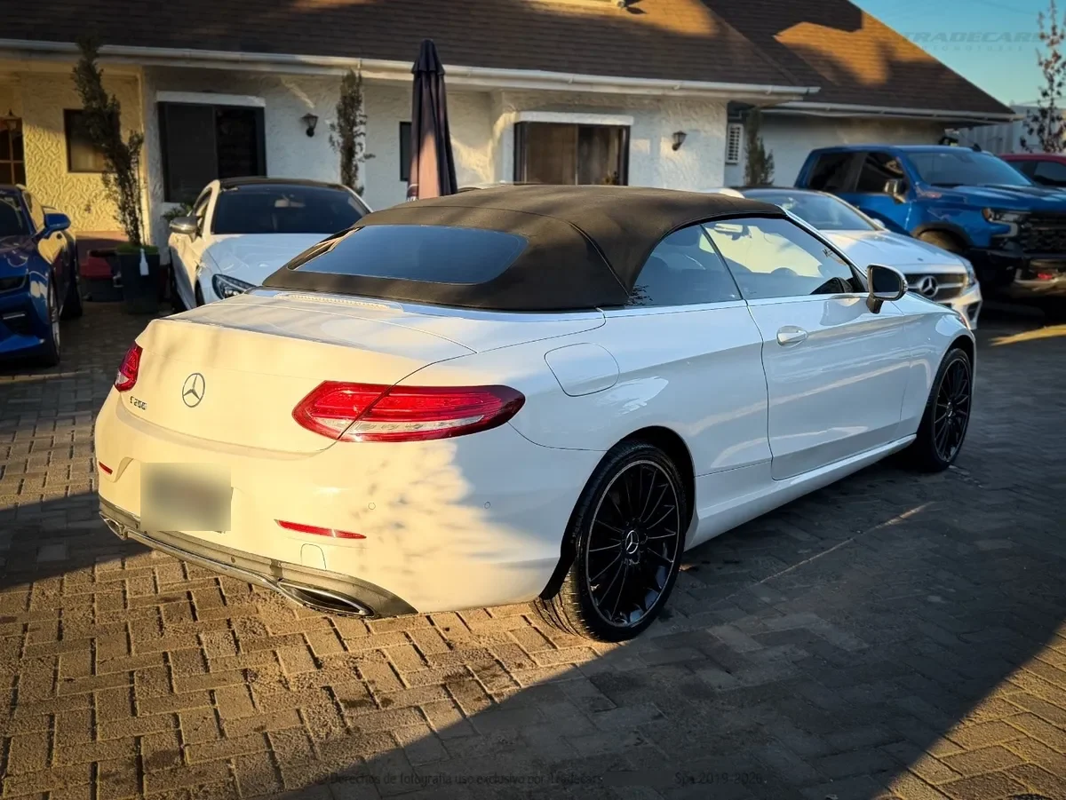 MERCEDES BENZ C200 2.0 Cabriolet At año 2017