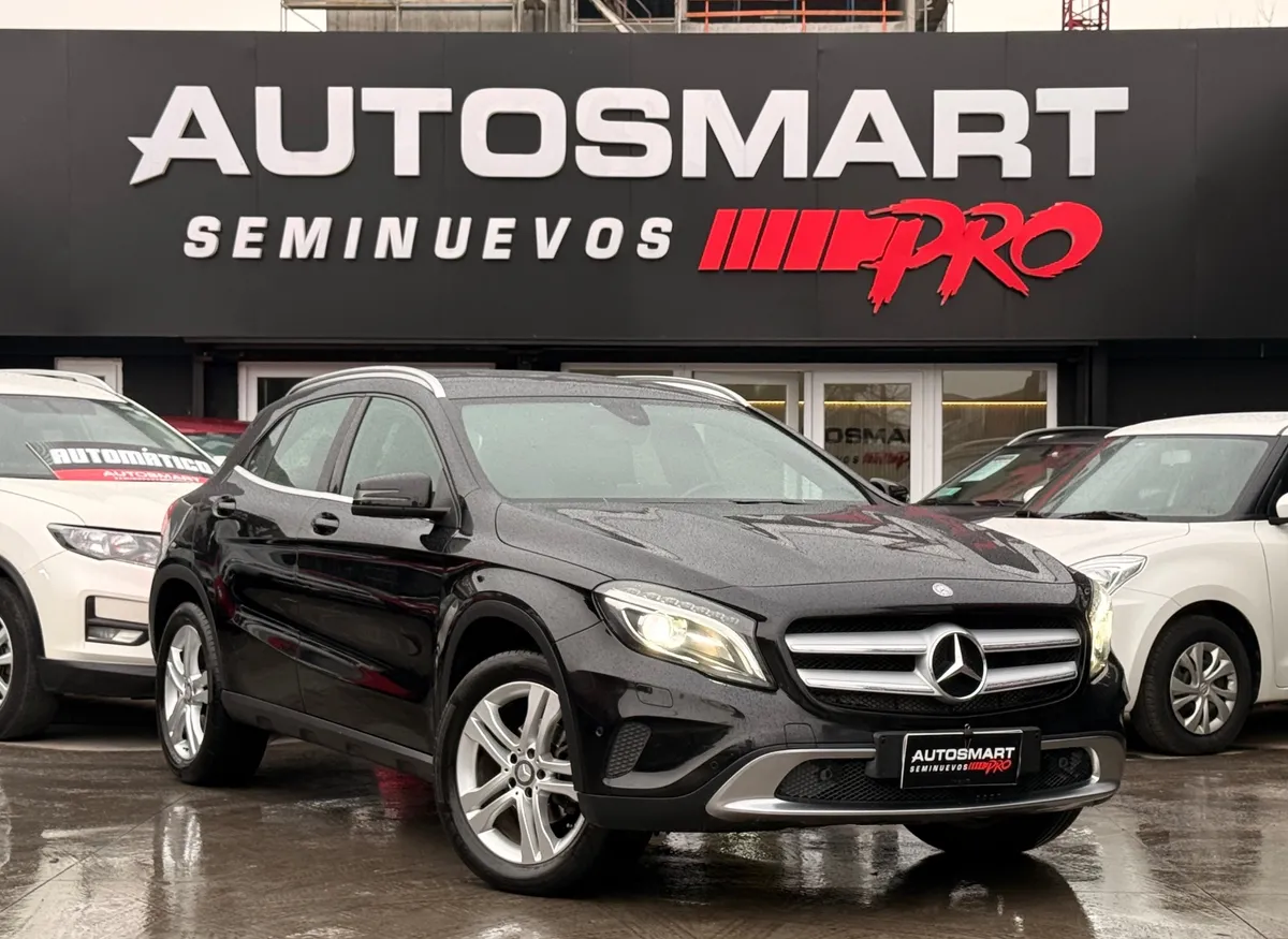 MERCEDES BENZ GLA200 1.6 At año 2017