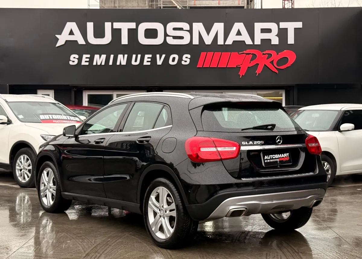 MERCEDES BENZ GLA200 1.6 At año 2017