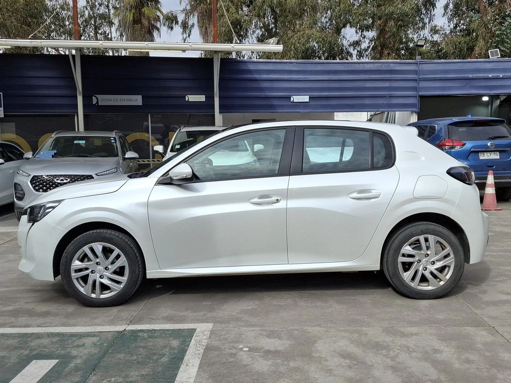 Peugeot 208 1.2 Style Puretech 75 4x2 Mt 5p año 2023