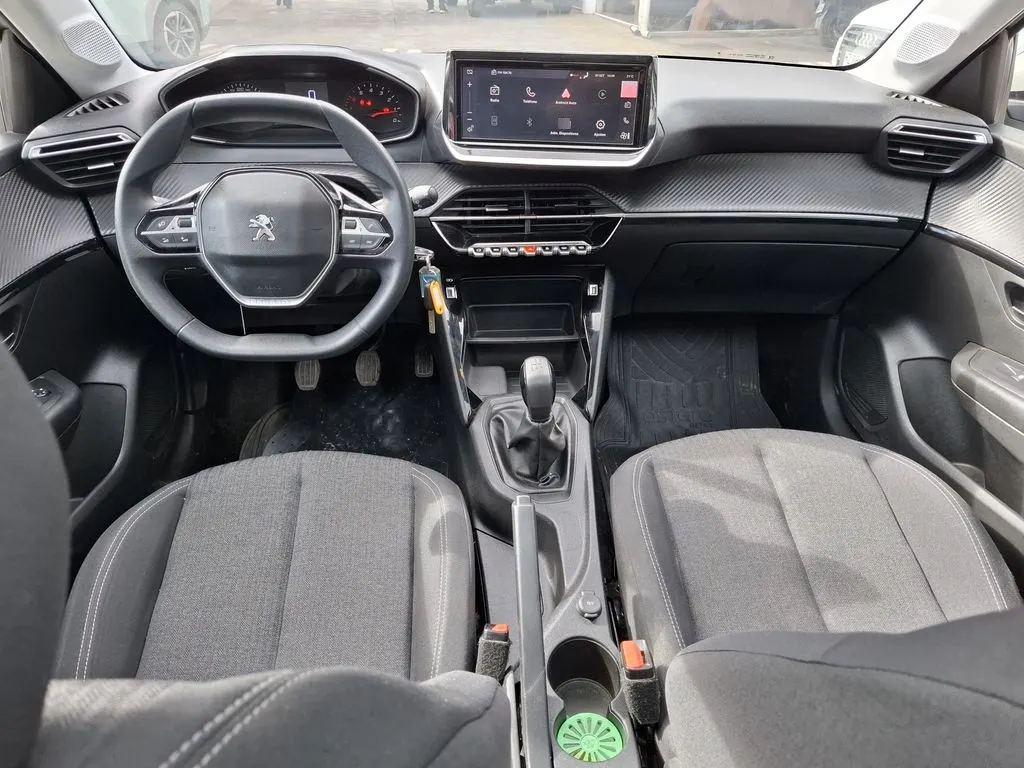 Peugeot 208 1.2 Style Puretech 75 4x2 Mt 5p año 2023