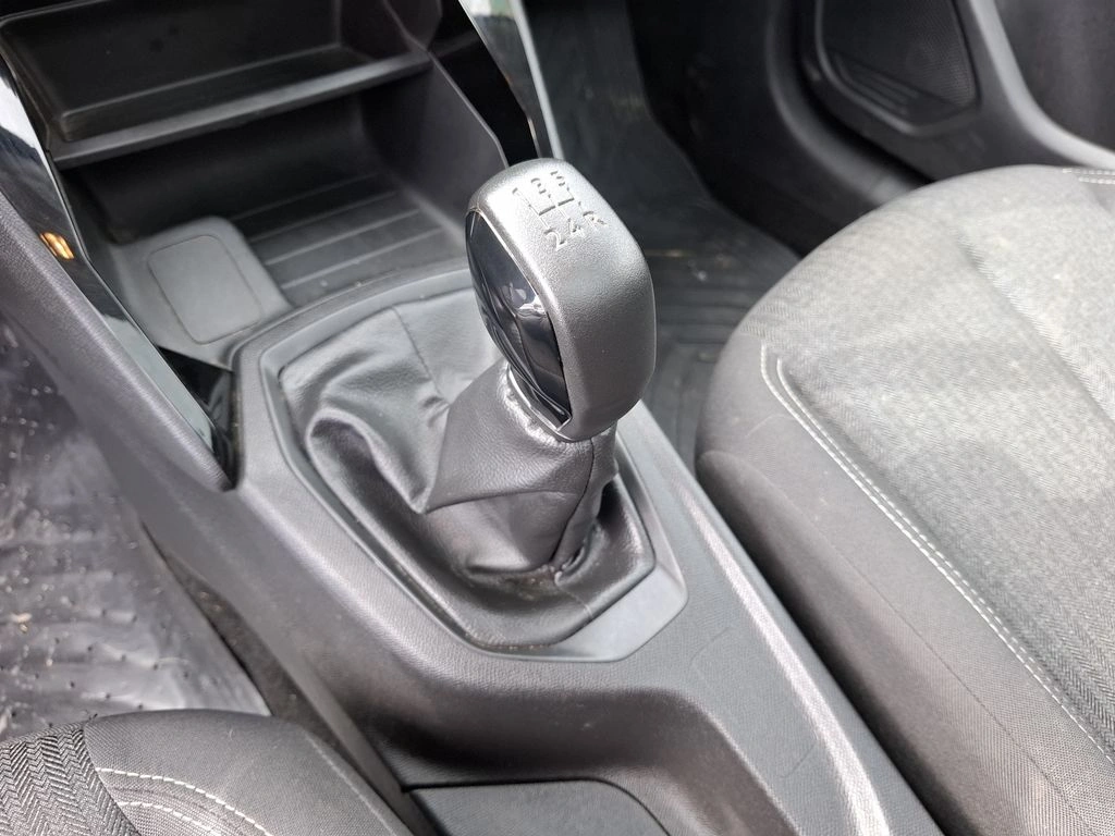 Peugeot 208 1.2 Style Puretech 75 4x2 Mt 5p año 2023