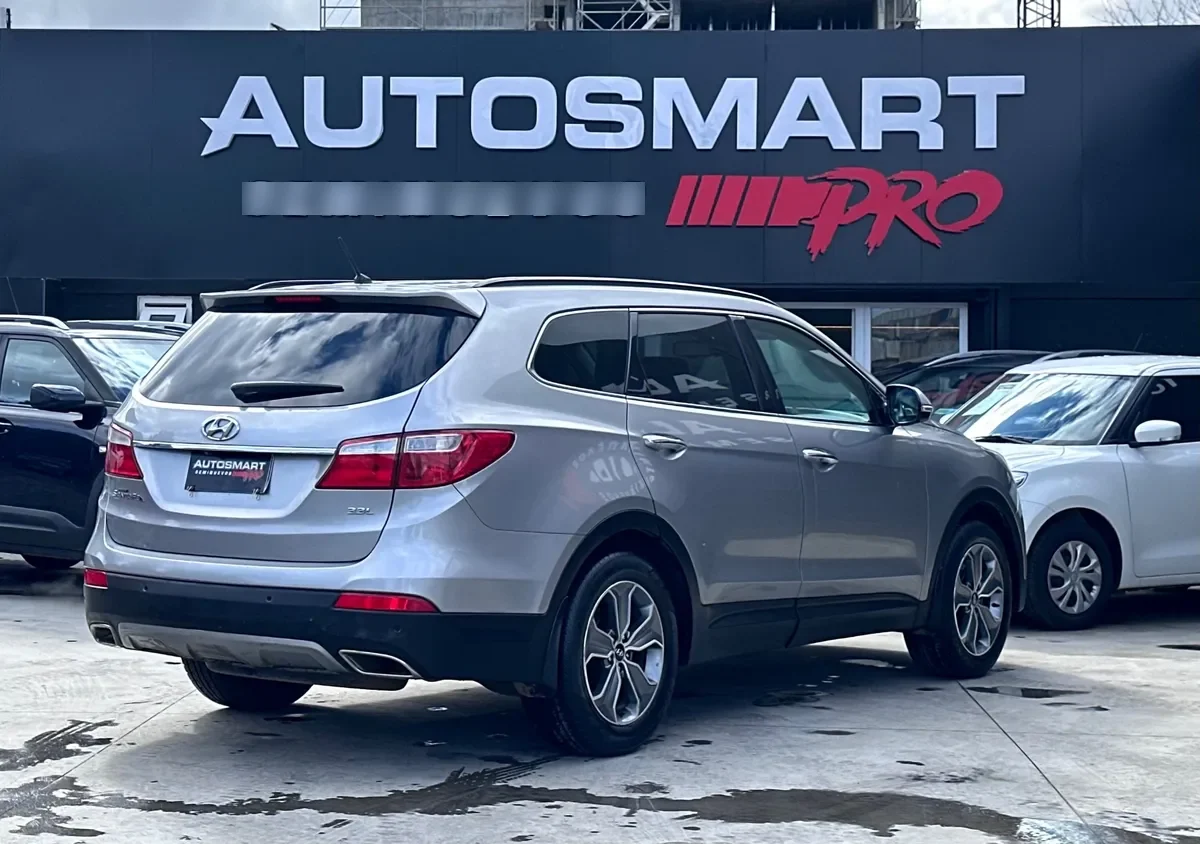 HYUNDAI GRAND SANTA FE 3.3 Nc Gls At 4x4 año 2016