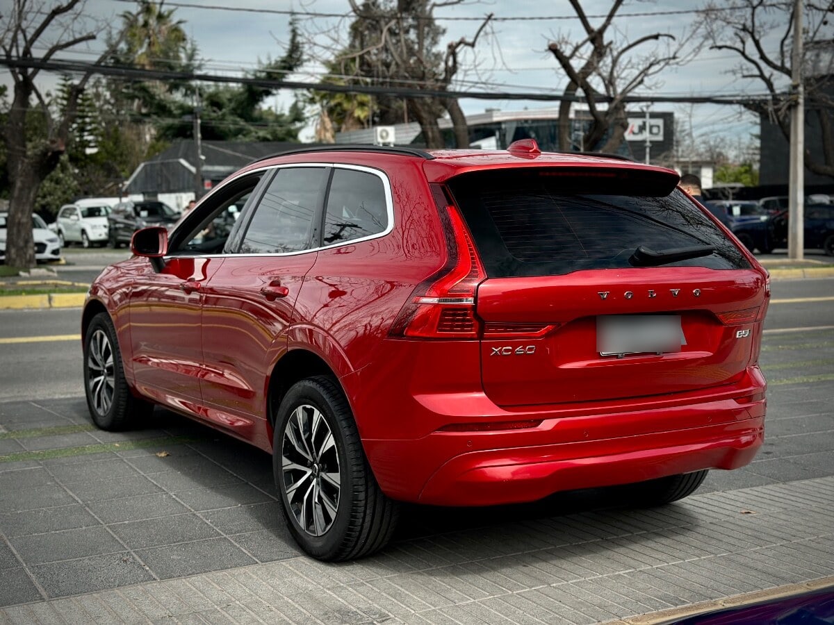 Volvo Xc60 B5 Plus Hybrid año 2024