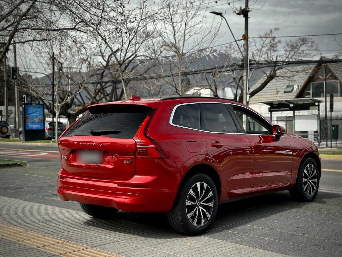 Volvo Xc60 B5 Plus Hybrid año 2024
