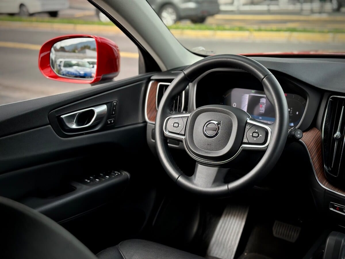 Volvo Xc60 B5 Plus Hybrid año 2024