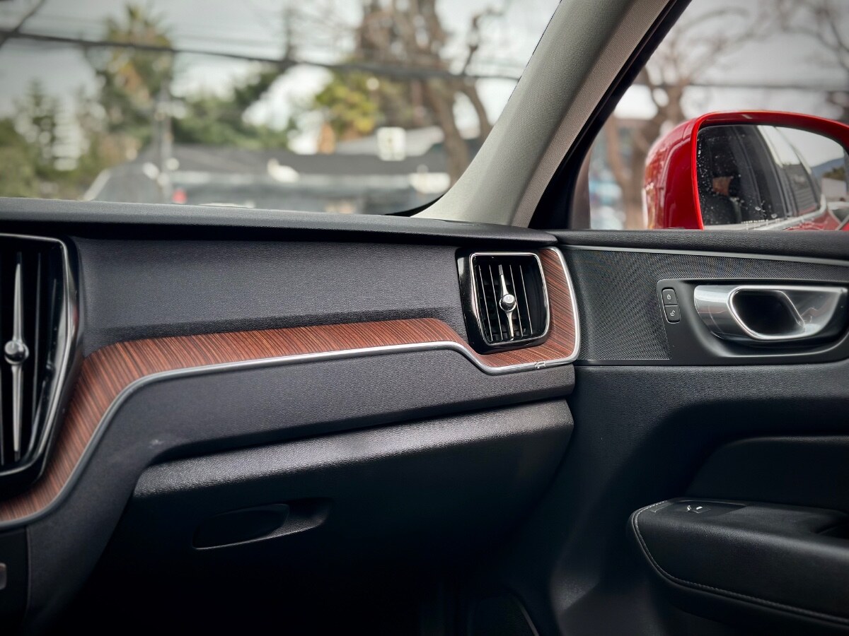 Volvo Xc60 B5 Plus Hybrid año 2024