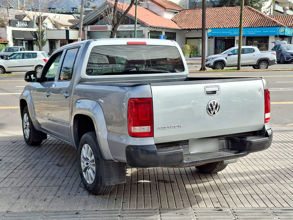 Volkswagen Amarok 2.0 Confortline 4x2 año 2023