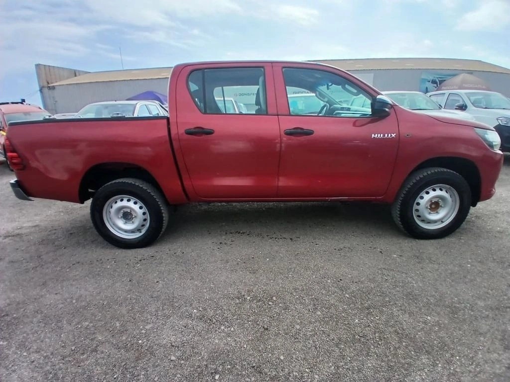 Toyota Hilux Tss 2.4 Diesel 4x2 T/m año 2022