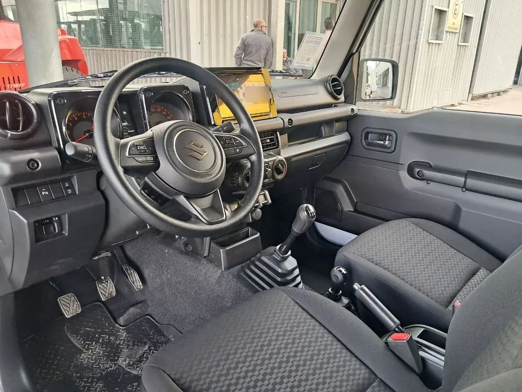 Suzuki Jimny Gl Winche Mt 4x4 Precio+ Iva año 2026