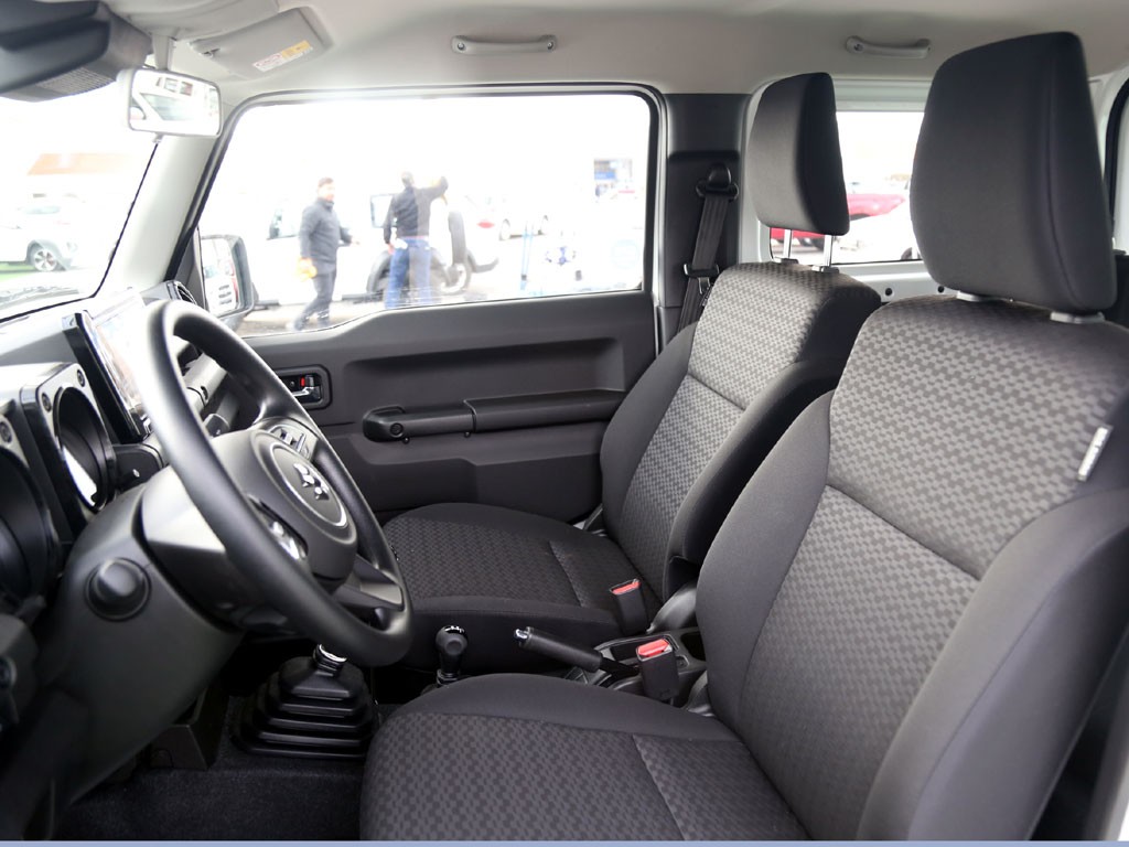 Suzuki Jimny 4x4 1.5 Gl Winche Mt Precio + Iva año 2026