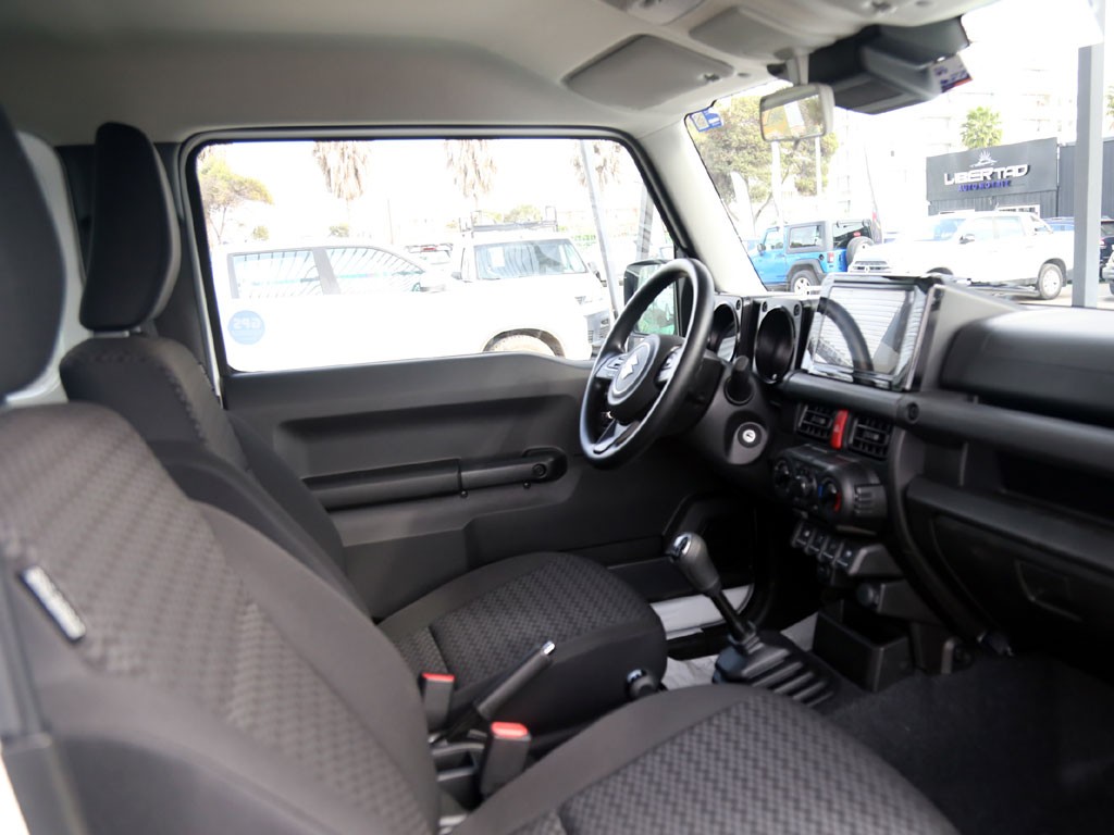 Suzuki Jimny 4x4 1.5 Gl Winche Mt Precio + Iva año 2026