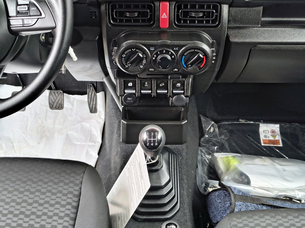 Suzuki Jimny Gl Winche Mt 4x4 Precio+ Iva año 2026