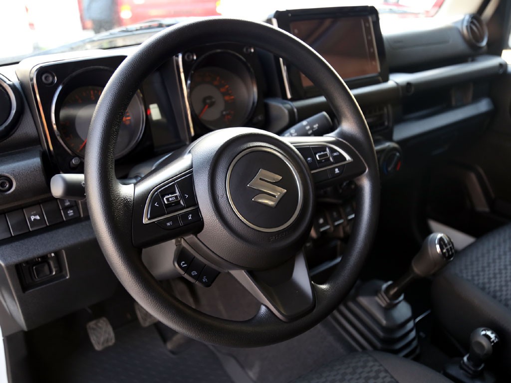 Suzuki Jimny Gl Winche Mt 4x4 Precio+ Iva año 2026