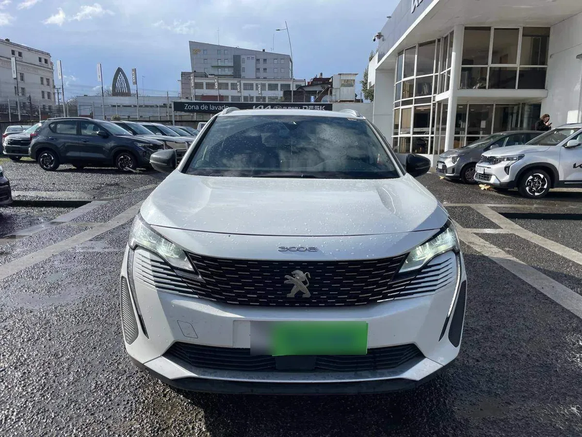 Peugeot 3008 1.2 Active Pack Puretech 130 4x2 Mt6 5p año 2024
