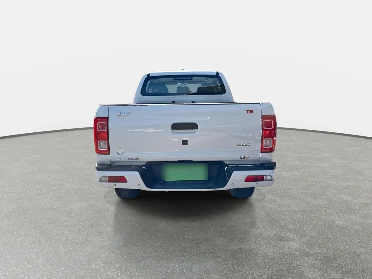 JAC T8 2.0 Comfort 4x2 Diesel Mt 4p año 2022