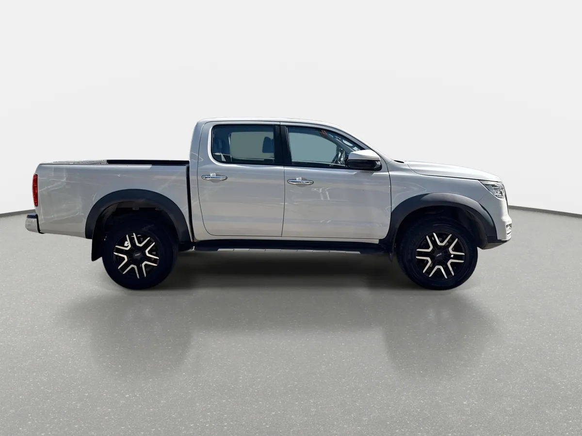 JAC T8 2.0 Comfort 4x2 Diesel Mt 4p año 2022