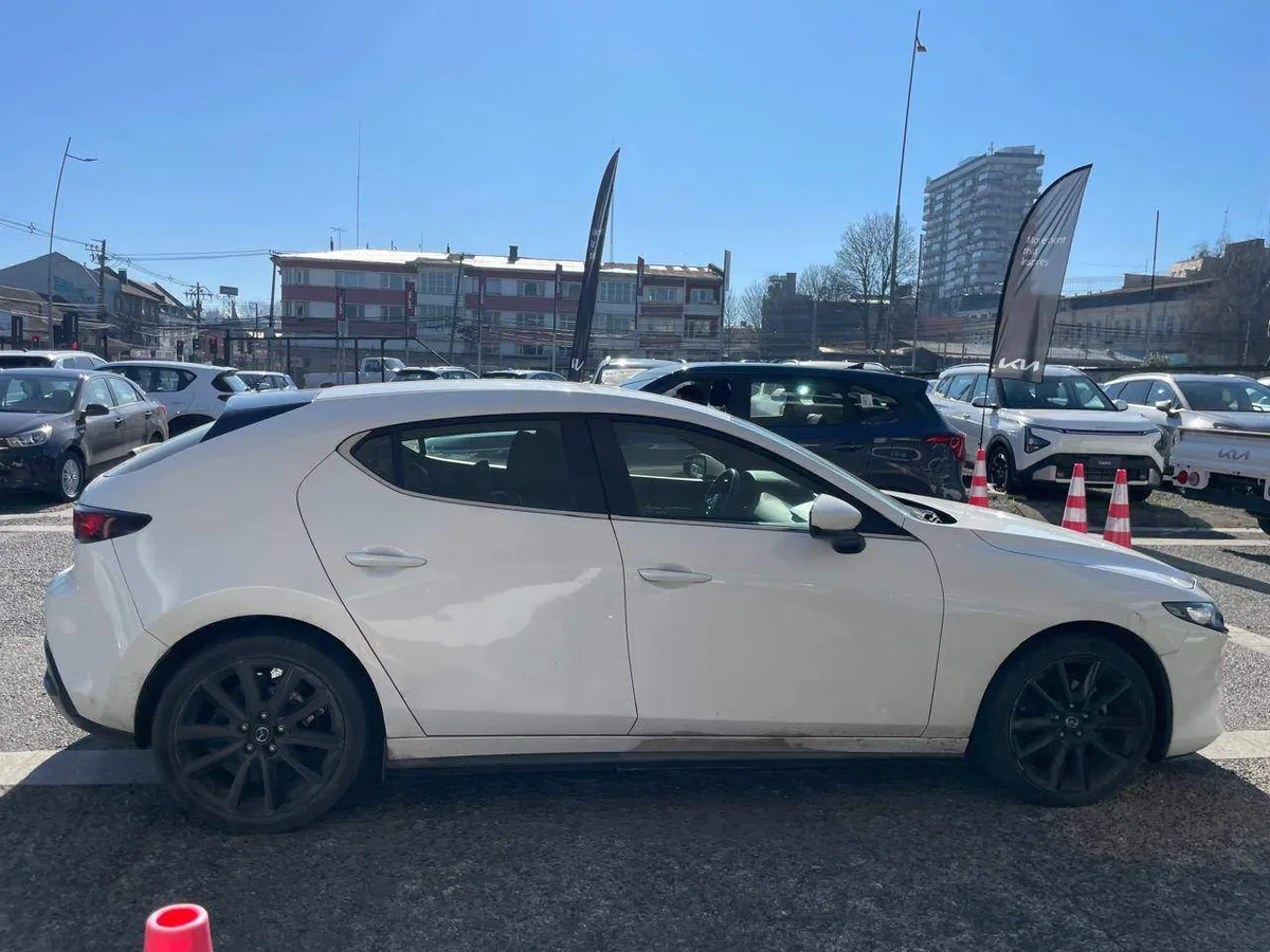 Mazda 3 2.0 S 4x2 Hb 6mt 5p año 2021