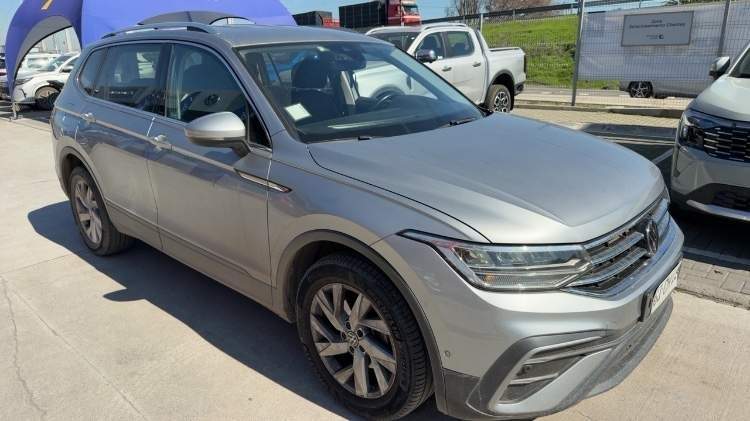Volkswagen Tiguan 1.4 Tsi Comfortline 4x2 At 5p año 2023