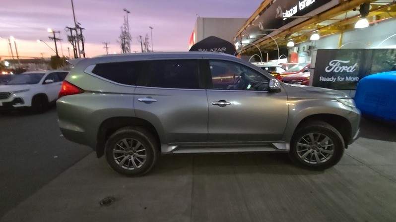 Mitsubishi Montero Sport 2.4 Diesel 4x2 Mt 5p año 2020
