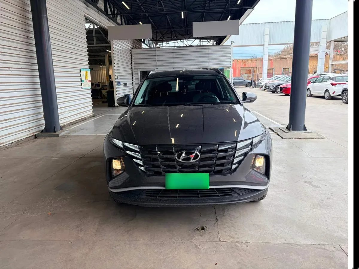 Hyundai Tucson 2.0 Nx4 Plus 2wd Mt 5p año 2023