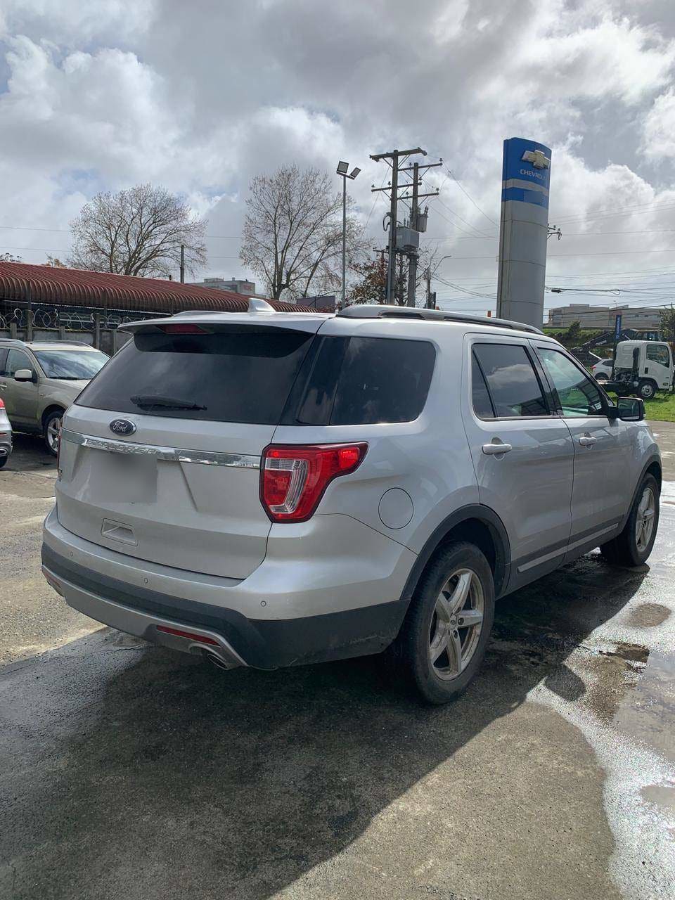 Ford Explorer 3.5 Xlt 4x2 3 Corridas At 5p año 2017