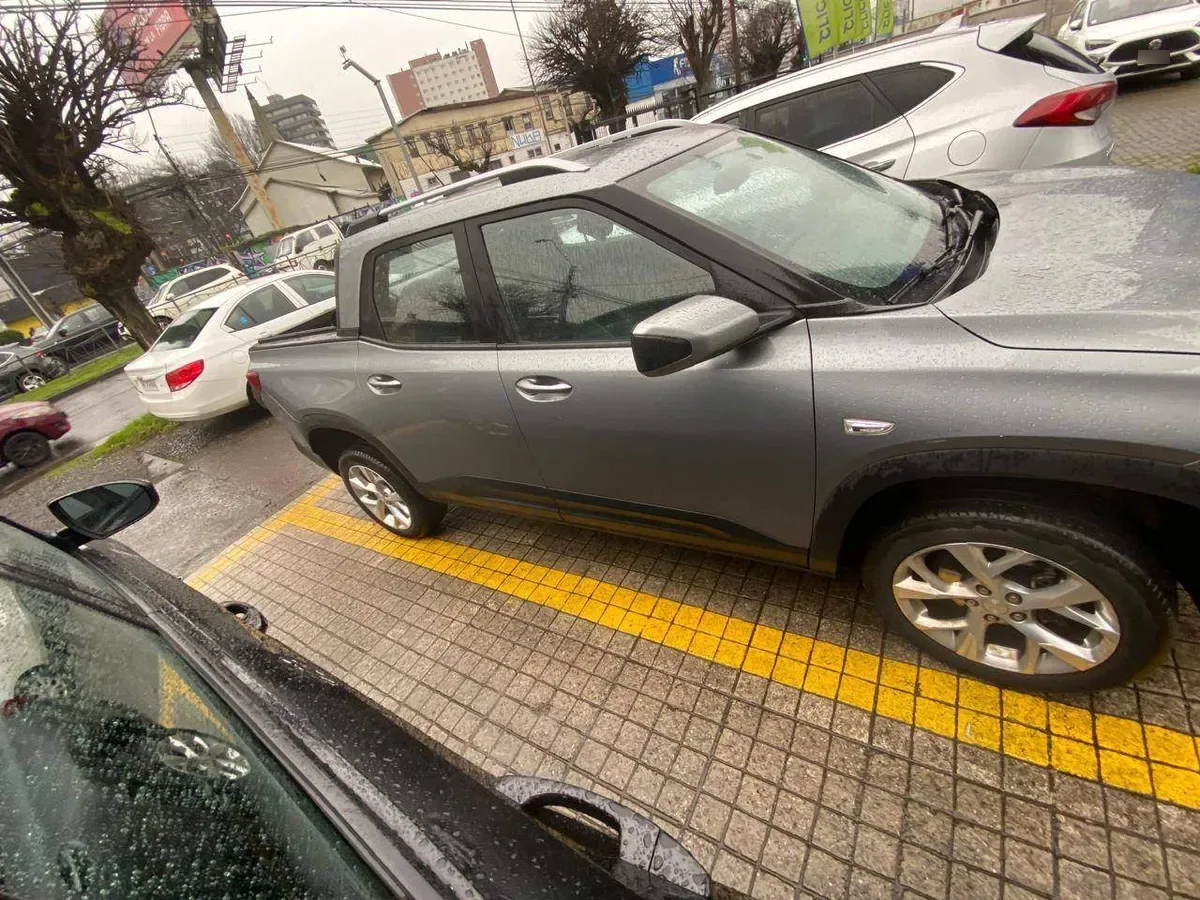 Chevrolet Montana 1.2t Ltz R 4x2 At 4p año 2024