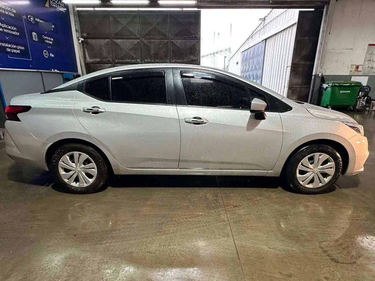 Nissan Versa 1.6 Sense 4x2 Mt 4p año 2021