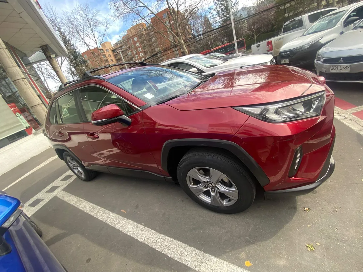 Toyota Rav 4 2.0 Le 4x2 Mt 5p año 2023