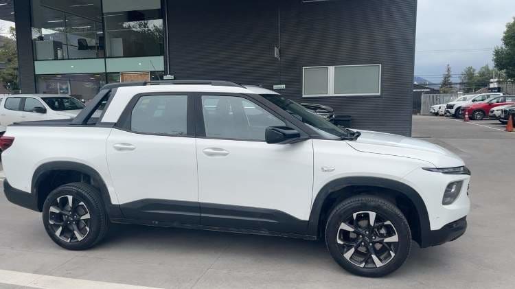Chevrolet Montana 1.2t Rs R 4x2 At 4p año 2024