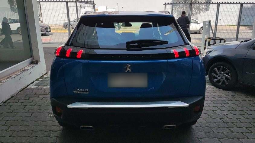 Peugeot 2008 1.2 Active Puretech 4x2 130 Mt 5p año 2021