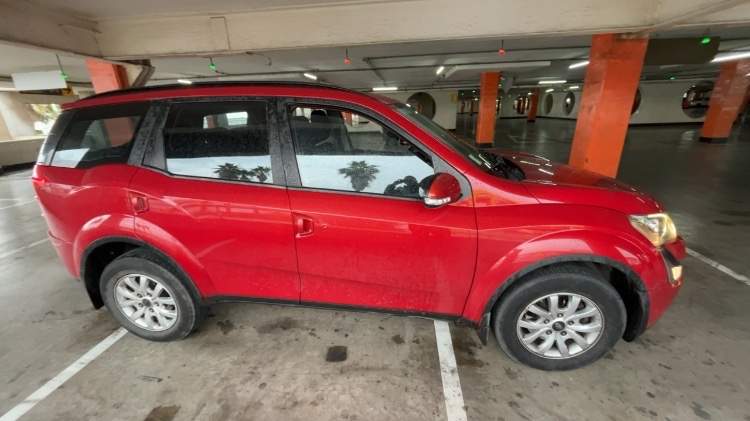 Mahindra Xuv 500 2.2 Fl Base 4x2 Gas At 5p año 2019