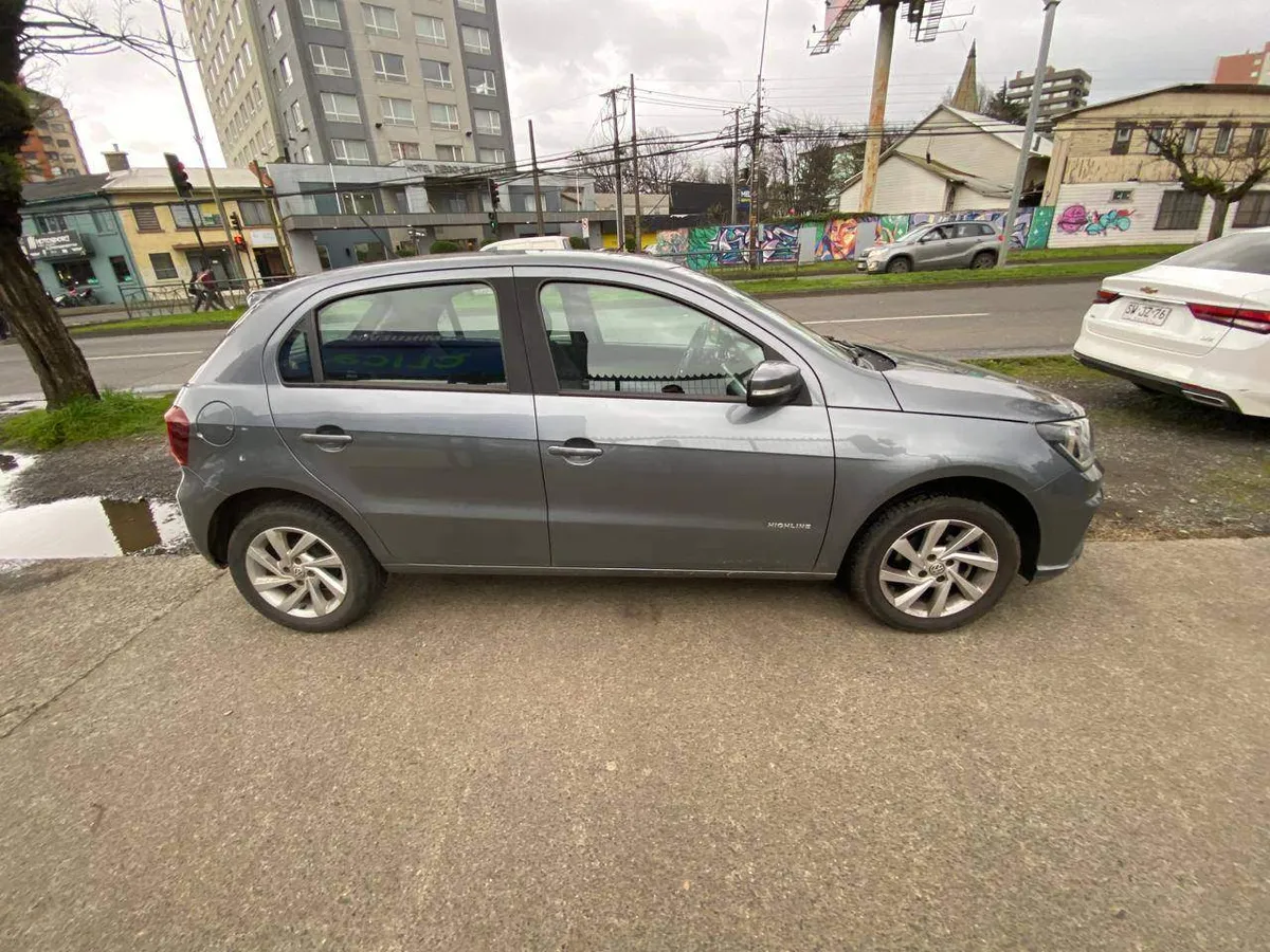 Volkswagen Gol 1.6 Highline 4x2 Hb Mt 5p año 2022