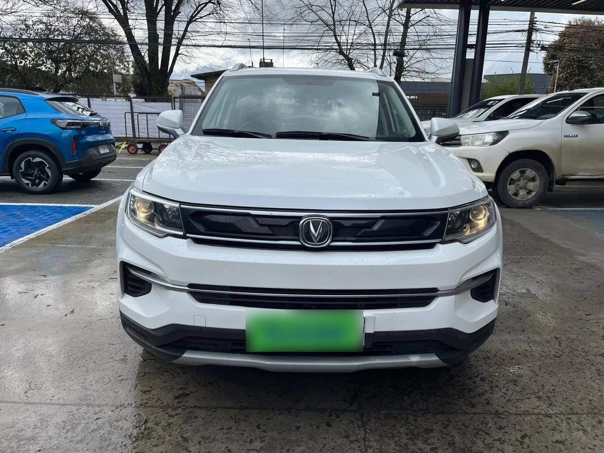 Changan Cs35 Plus 1.6 Luxury 4x2 Mt 5p año 2022