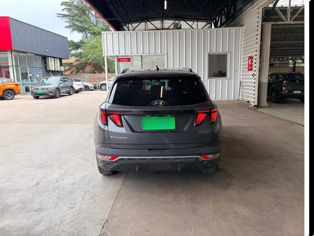 Hyundai Tucson 2.0 Nx4 Plus 2wd Mt 5p año 2023