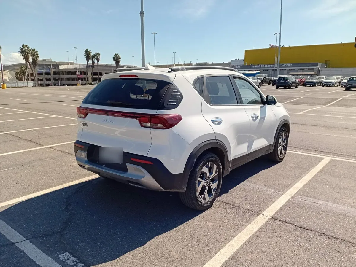 Kia Sonet 1.5 Ex Full 4x2 6mt 5p año 2024