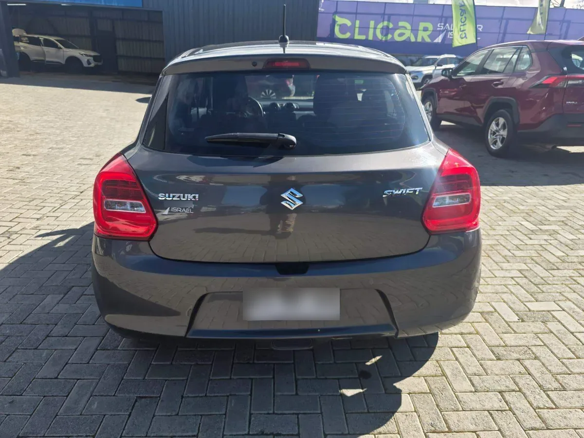 Suzuki Swift 1.2 Glx Plus 4x2 Hb Cvt At 5p año 2022